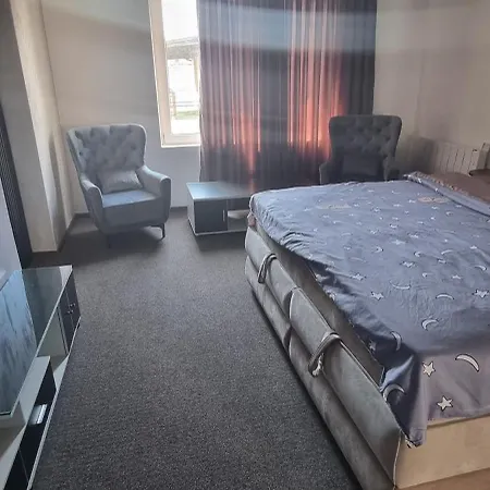 Apartment Es *