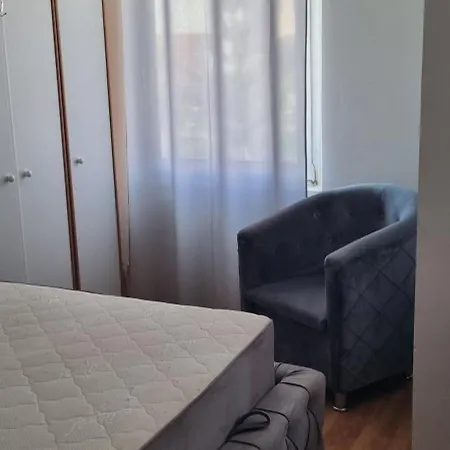 Es Apartment *